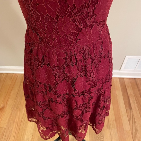 ✨XS~Wine/burgundy, beautiful lace, sweetheart neckline dress.NWOT! - Picture 4 of 7